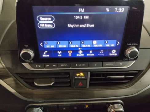 Used 2023 Nissan Altima 2.5 SV FWD image 25