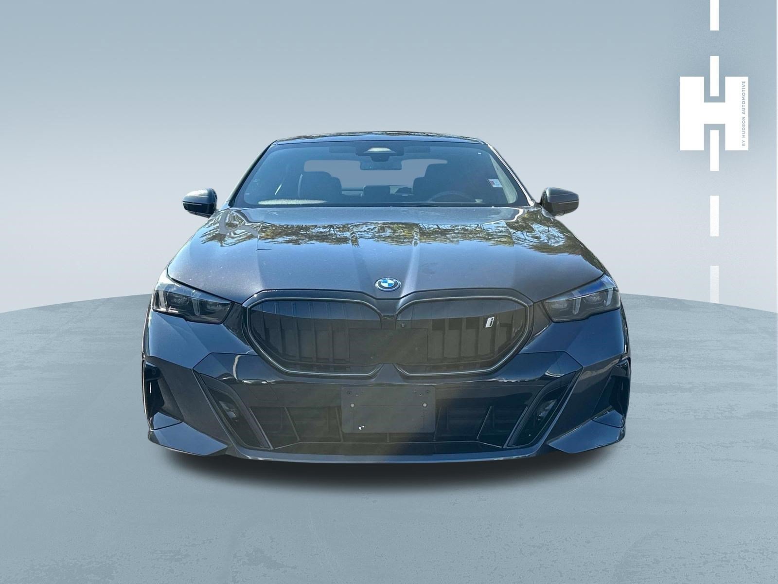 Used 2024 BMW i5 eDrive40i w/ M Sport Package RWD image 2