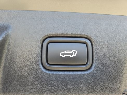 Used 2025 Hyundai Tucson Limited image 28