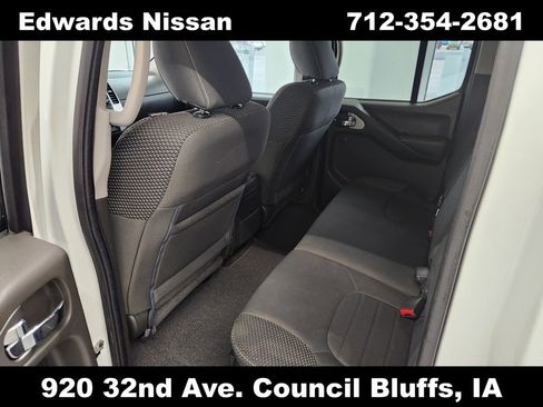 Used 2017 Nissan Frontier PRO-4X image 8