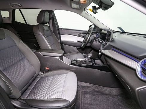 Used 2024 Chevrolet Trax LT w/ Driver Confidence Package image 16