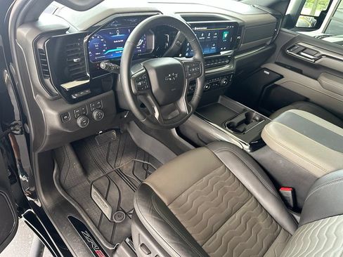 Used 2026 Chevrolet Silverado 2500 ZR2 AWD/4WD image 13
