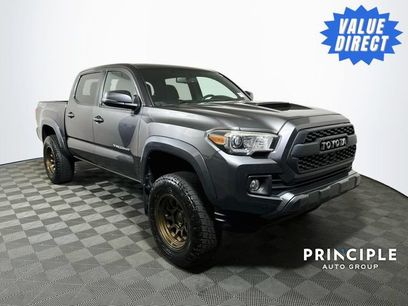 Used 2017 Toyota Tacoma TRD Sport w/ Tow Package (A/T)