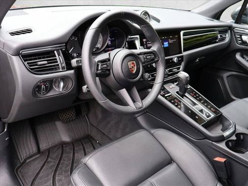 Used 2025 Porsche Macan S AWD/4WD image 13