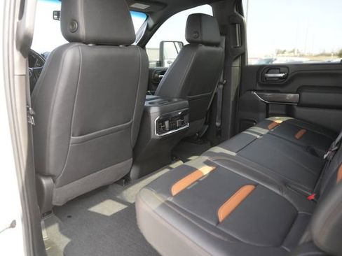 Used 2022 GMC Sierra 3500 AT4 image 11