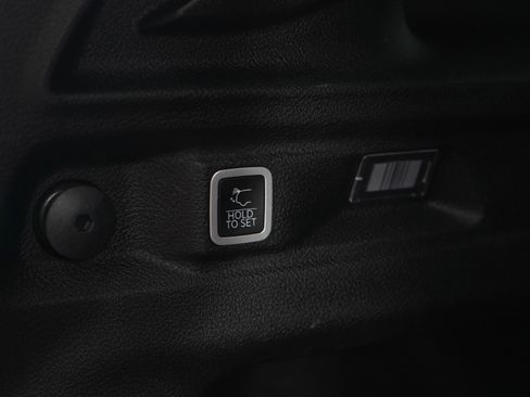 Used 2024 Jeep Grand Cherokee L Laredo image 19