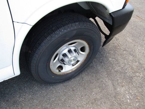 Used 2021 Chevrolet Express 2500 w/ Driver Convenience Package RWD image 26