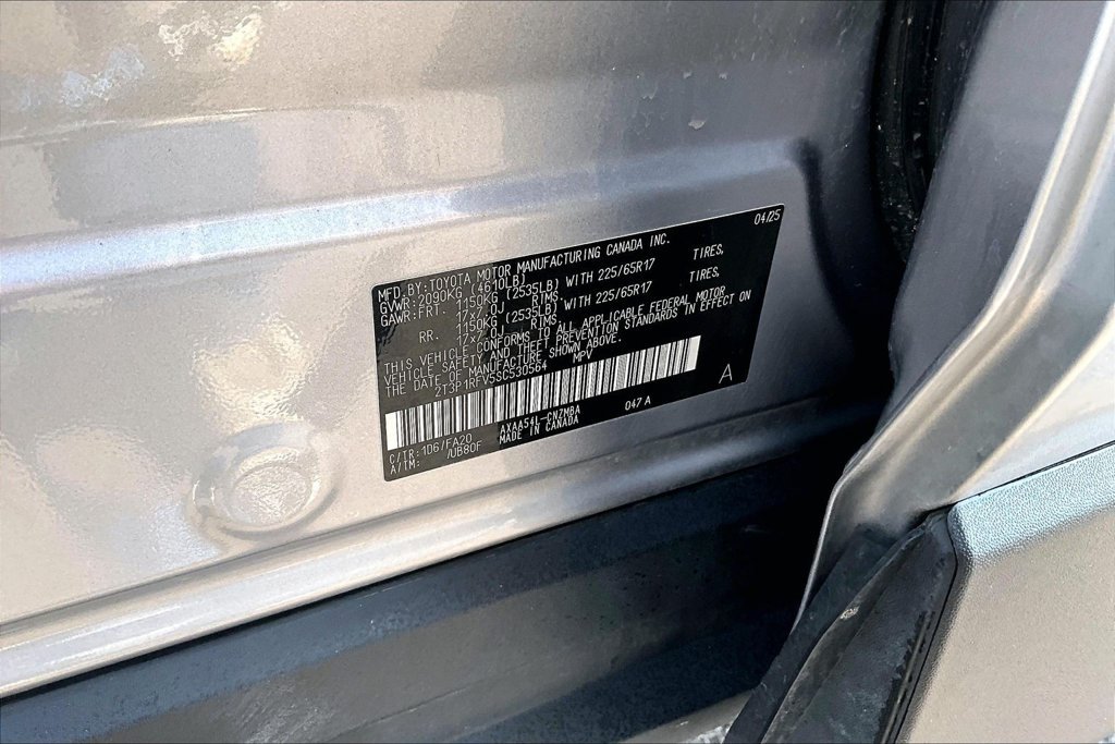 Used 2025 Toyota RAV4 XLE AWD/4WD image 35
