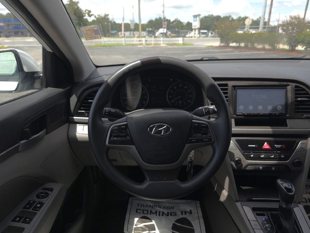 Used 2017 Hyundai Elantra SE FWD image 20