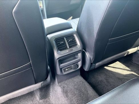 Used 2022 Volkswagen Tiguan SE AWD/4WD image 33