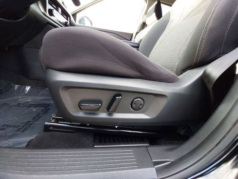 Used 2023 Nissan Rogue SV FWD image 27
