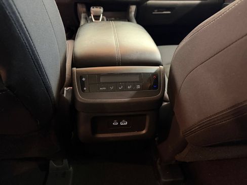 Used 2025 Nissan Pathfinder SV FWD image 24