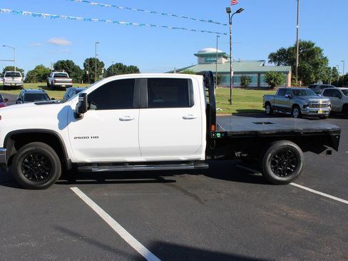 Used 2024 Chevrolet Silverado 2500 LT w/ Convenience Package AWD/4WD image 5