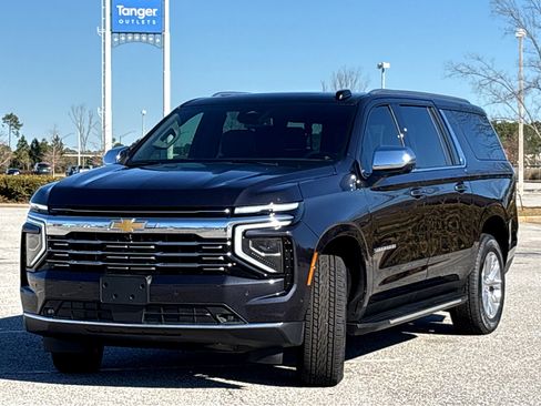New 2025 Chevrolet Suburban Premier w/ Sun And Tow Package image 3