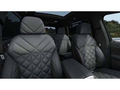 New 2026 BMW X7 xDrive40i w/ M Sport Package AWD/4WD image 11
