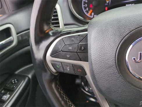 Used 2021 Jeep Grand Cherokee Laredo X image 24