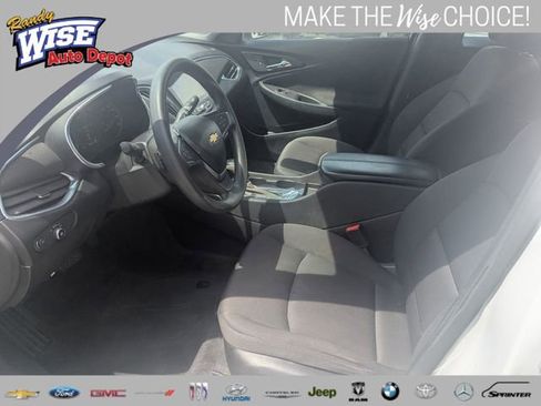 Used 2019 Chevrolet Malibu LT FWD image 9