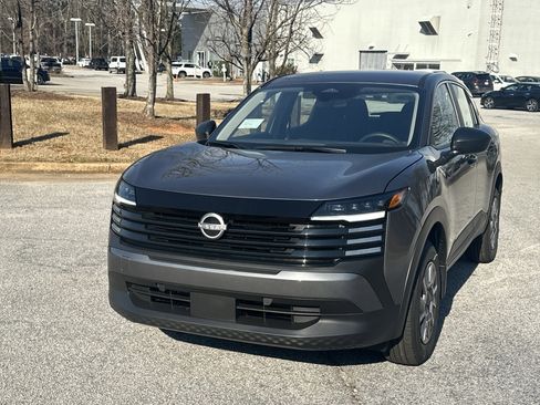 New 2026 Nissan Kicks S image 1