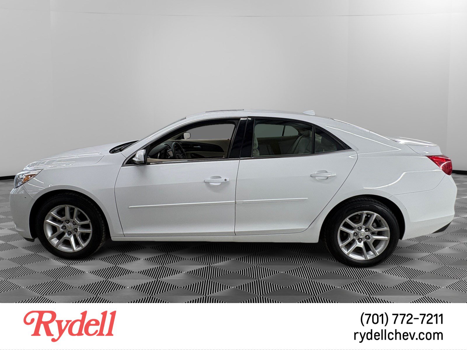 Used 2013 Chevrolet Malibu LT w/ Power Convenience Package FWD image 2