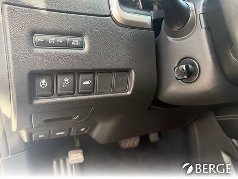 Used 2016 Nissan Murano Platinum w/ Platinum Technology Package FWD image 24