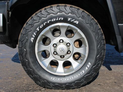 Used 2011 Toyota FJ Cruiser 4WD w/ Upgrade Pkg image 46