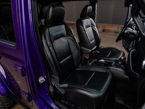 Used 2023 Jeep Wrangler Unlimited Rubicon 4xe w/ Steel Bumper Group image 27