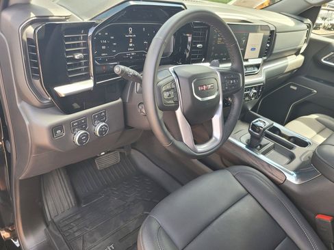 Used 2025 GMC Sierra 1500 SLT w/ SLT Premium Plus Package AWD/4WD image 8
