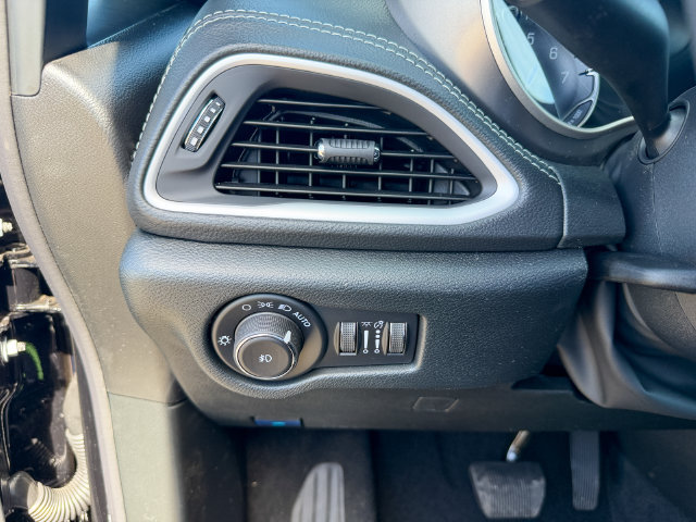 New 2026 Chrysler Pacifica Select AWD/4WD image 18