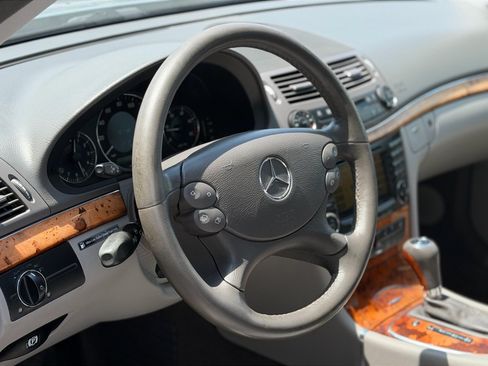 Used 2007 Mercedes-Benz E 320 BlueTEC Sedan image 5
