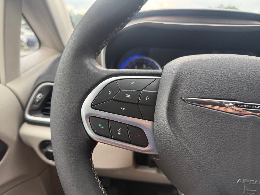 Used 2023 Chrysler Voyager LX FWD image 21