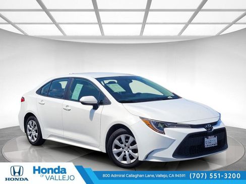 Used 2022 Toyota Corolla LE FWD image 1