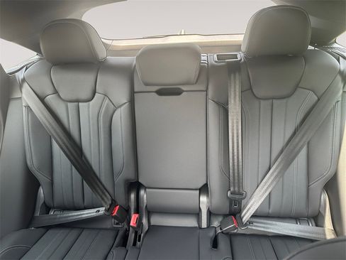 Used 2025 Audi Q5 2.0T Premium Plus w/ Premium Plus Package image 13