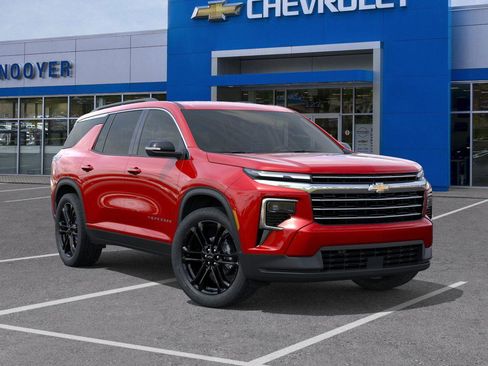 New 2026 Chevrolet Traverse LT w/ Driver Confidence Package AWD/4WD image 7