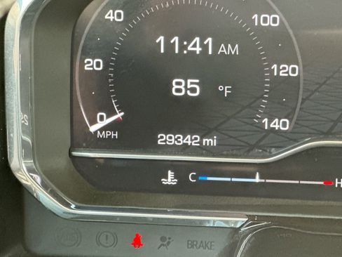 Used 2024 GMC Sierra 1500 SLE image 15