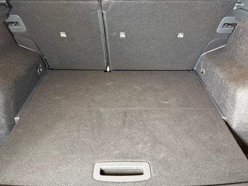 Used 2025 Nissan Kicks SV FWD image 18