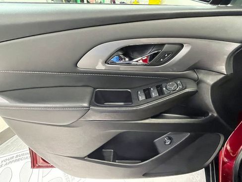 Used 2023 Chevrolet Traverse LT FWD image 22