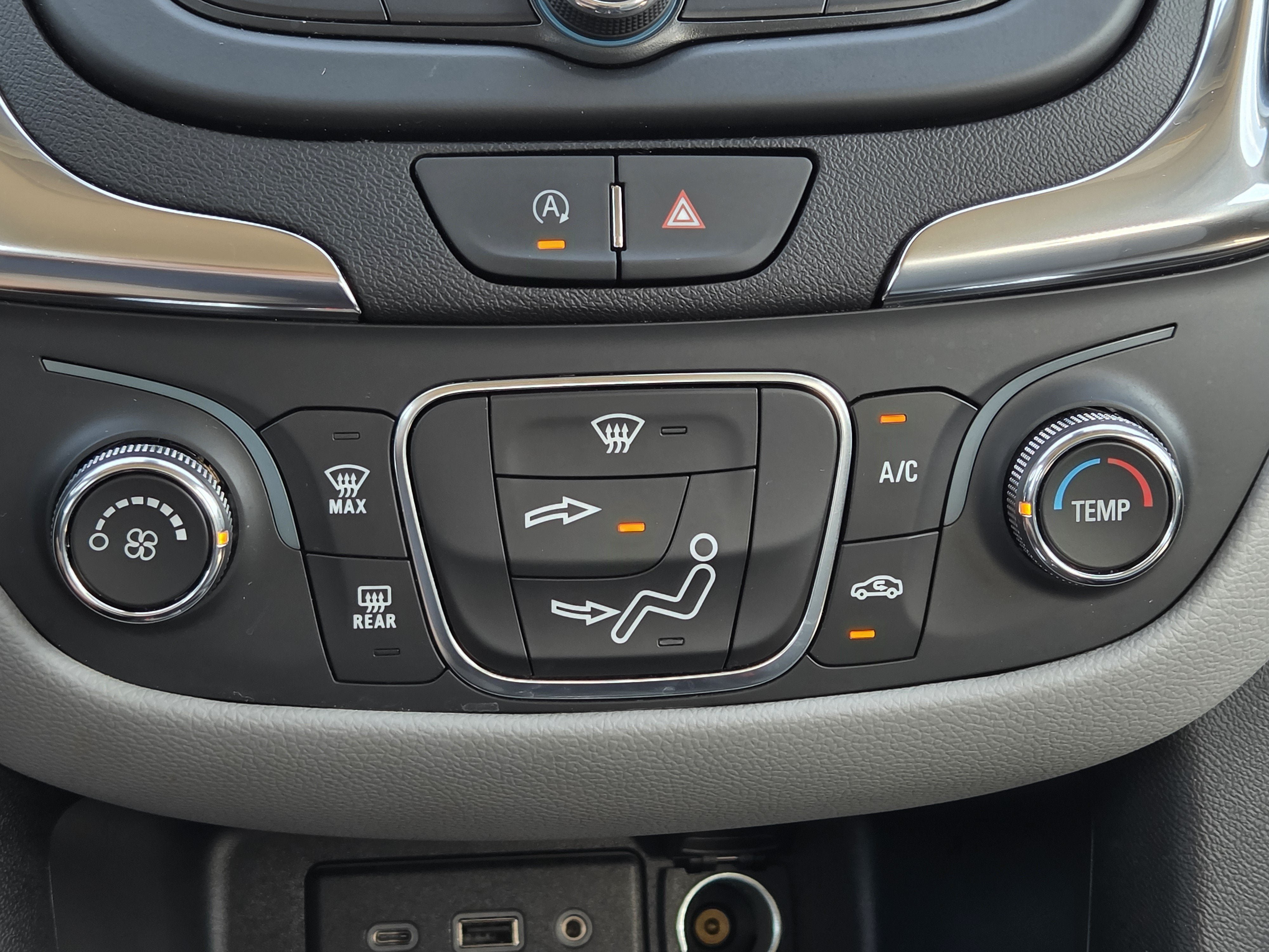 Used 2024 Chevrolet Equinox LS w/ Driver Confidence II Package FWD image 13