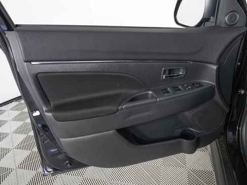 Used 2025 Mitsubishi Outlander Sport ES image 11