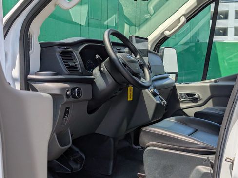 Used 2023 Ford E-Transit Medium Roof RWD image 23