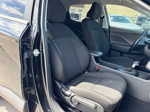 Used 2025 Hyundai Kona SEL FWD image 16