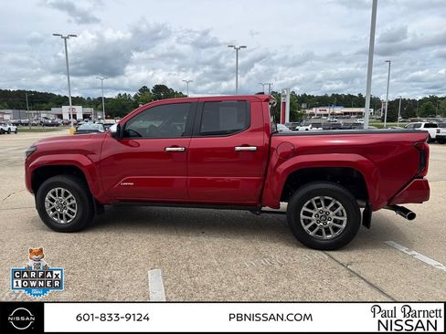 Used 2025 Toyota Tacoma Limited AWD/4WD image 16