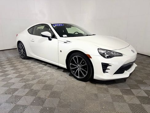 Used 2017 Toyota 86 860 Special Edition RWD image 9