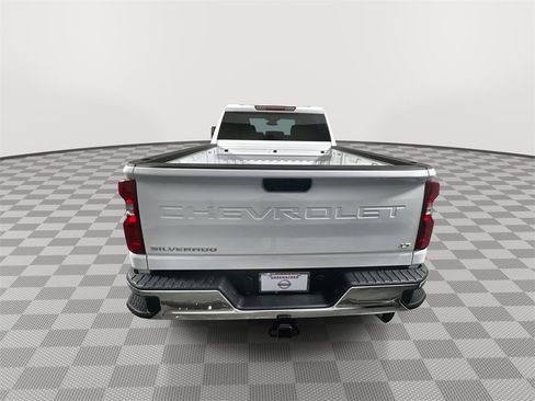Used 2025 Chevrolet Silverado 2500 LT w/ Convenience Package image 7