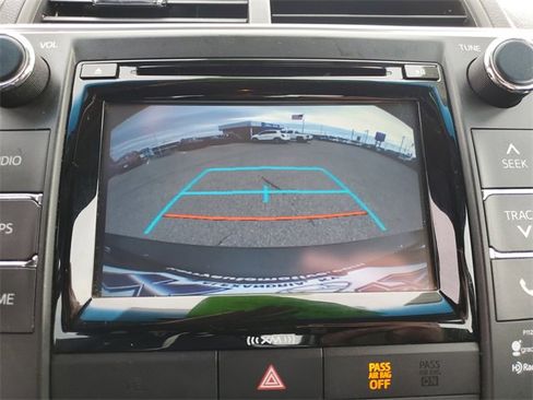 Used 2016 Toyota Camry XLE image 28