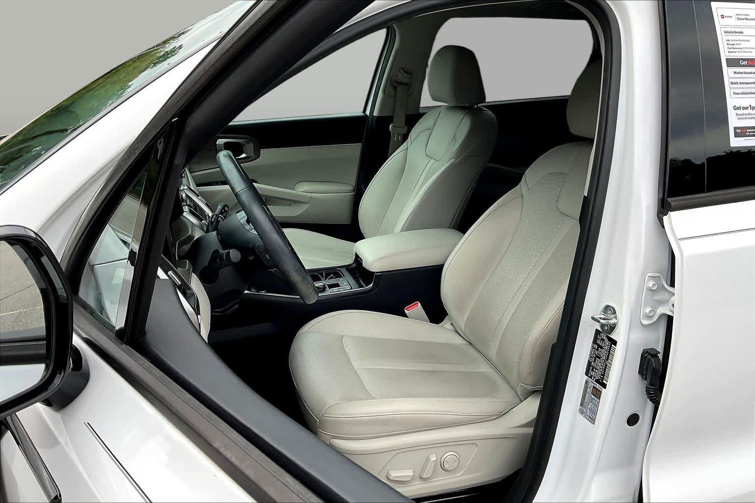Used 2023 Kia Sorento EX w/ Panoramic Sunroof Package FWD image 8