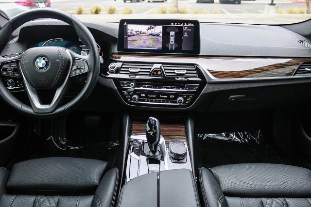 Used 2023 BMW 540i w/ Premium Package RWD image 13