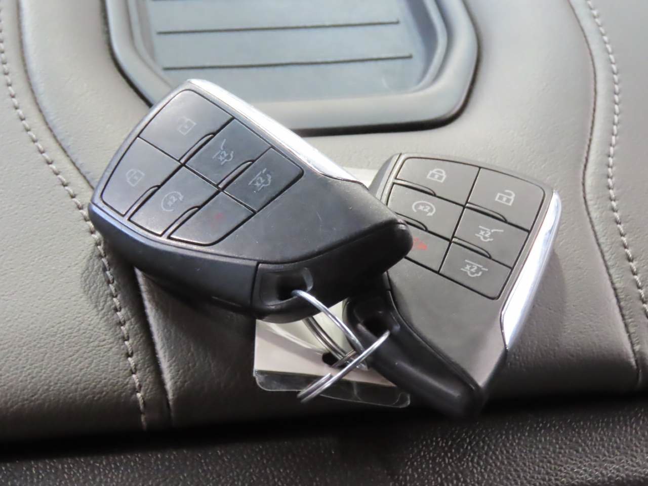 Used 2022 Chevrolet Tahoe LT w/ Luxury Package AWD/4WD image 19