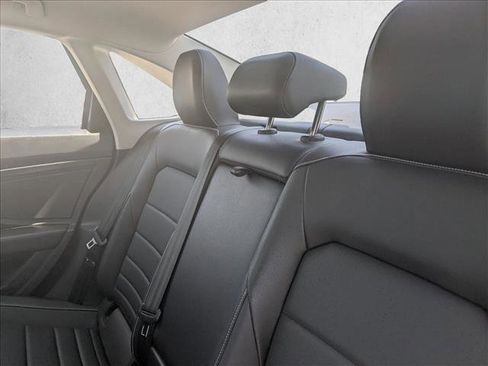 Used 2024 Volkswagen Jetta SE FWD image 13