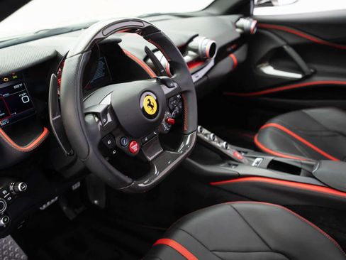 Used 2022 Ferrari 812 GTS RWD image 17