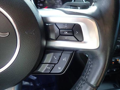 Used 2018 Ford Mustang Coupe RWD image 15